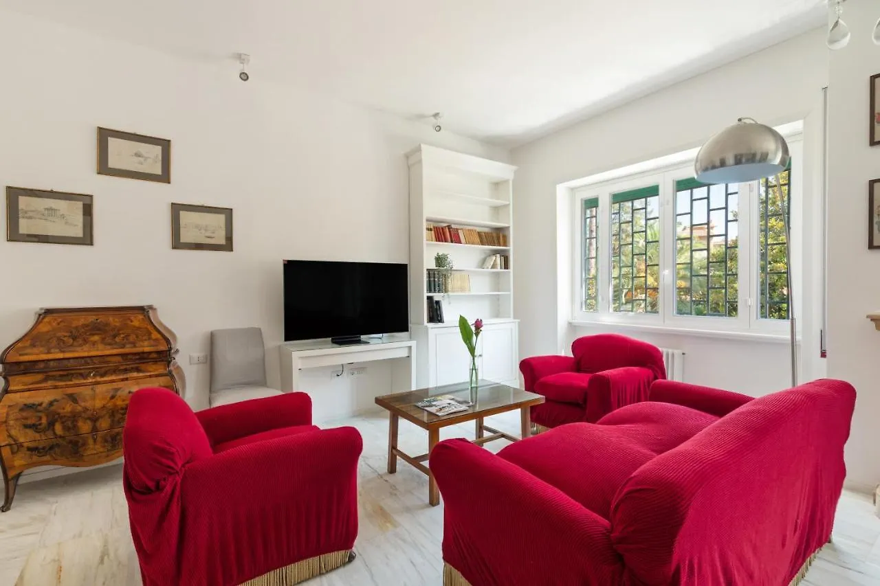 Bright And Spacious Family Apartment In Parioli Rome